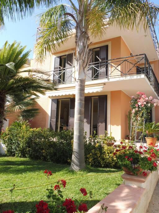 Appartamento In Villa A 100 Metri Dal Mare Fontane Bianche Exterior photo