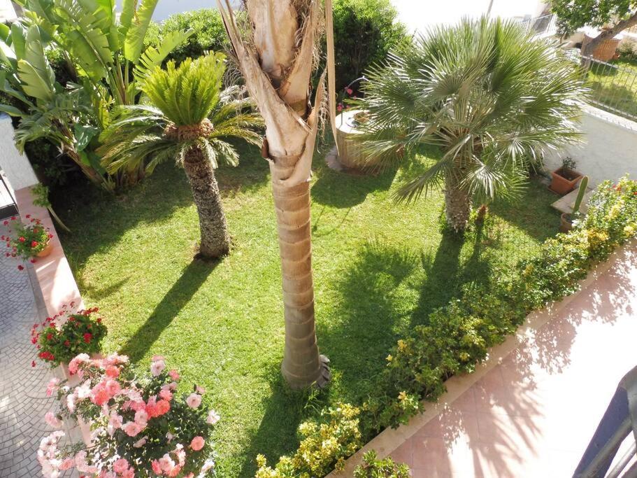 Appartamento In Villa A 100 Metri Dal Mare Fontane Bianche Exterior photo