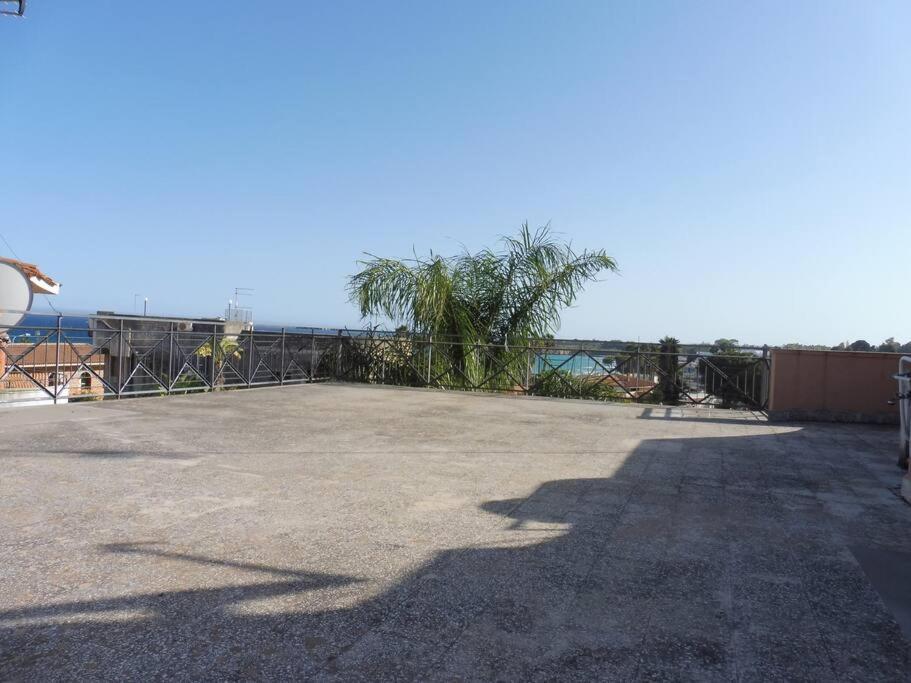 Appartamento In Villa A 100 Metri Dal Mare Fontane Bianche Exterior photo